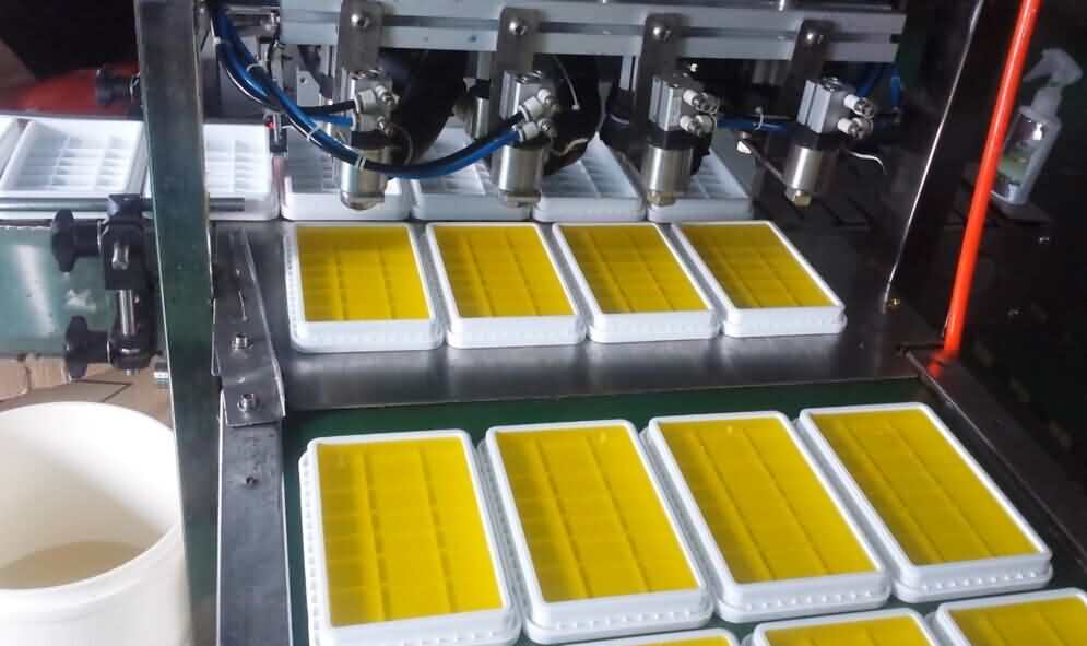 灌装机灌装液体香膏