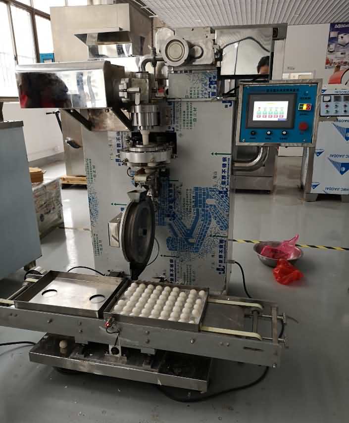 汤圆机现场试机直观效果 汤圆机现场试机直观效果