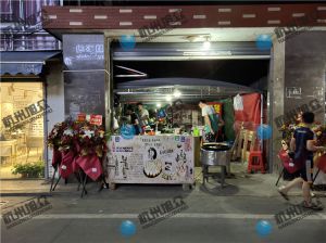 客户购买《XZ-612包子机》调试师傅调不过来，部门经理亲自上门调试